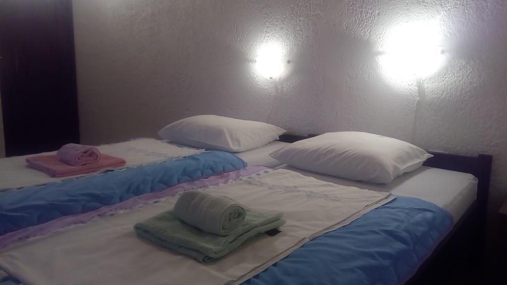 Guesthouse Filepi Senj  Esterno foto